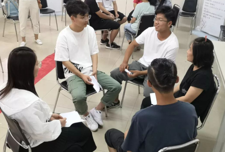 大学里“挂科率高”的专业，内容繁琐且复杂，补考更是难上加难