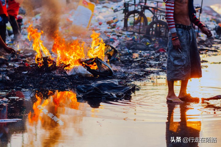 埃及开罗：产能低、人口多、小偷泛滥，军方出资4000亿迁都