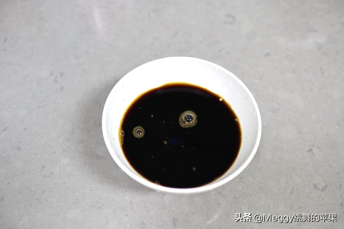 带鱼身上的银膜要不要刮掉？很多人做错了！带鱼完整无腥有窍门