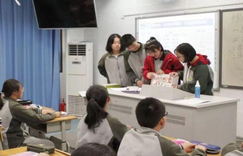 首次八省新高考，部分老师或面临失业危机，“这一学科”很受伤