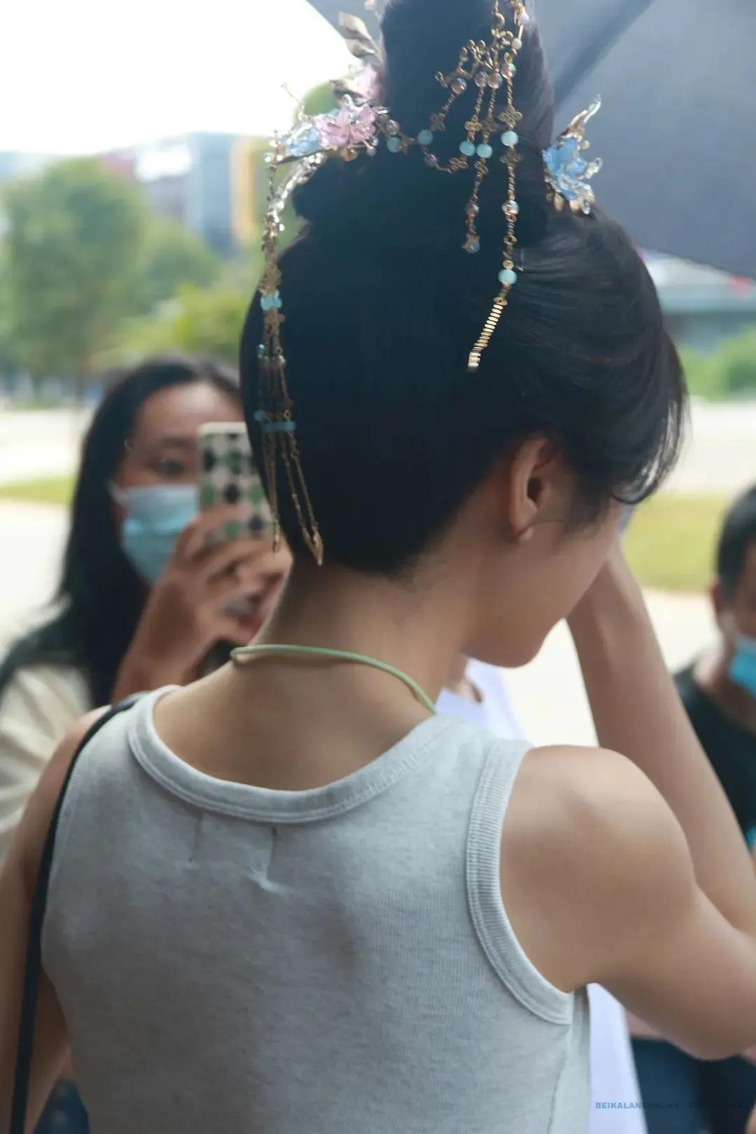 影视剧唐朝造型已落寞消失，华丽服饰不再用，高仿塑料珠子到处用