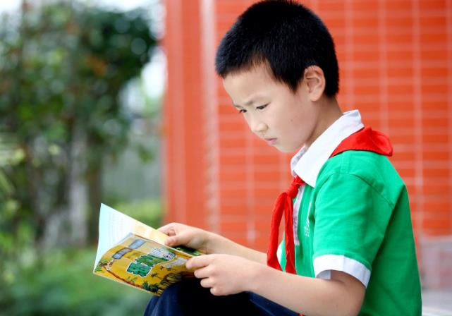 部分大学生的福利，2021年生活费或将得到补助，家长经济负担减轻