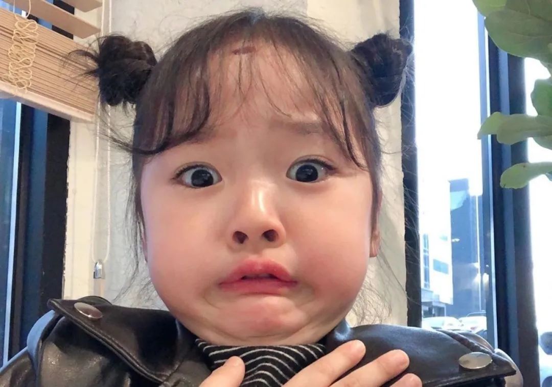 日本奶爸记录"爆炸头闺女"日常,每张都像表情包,又骗我生女儿