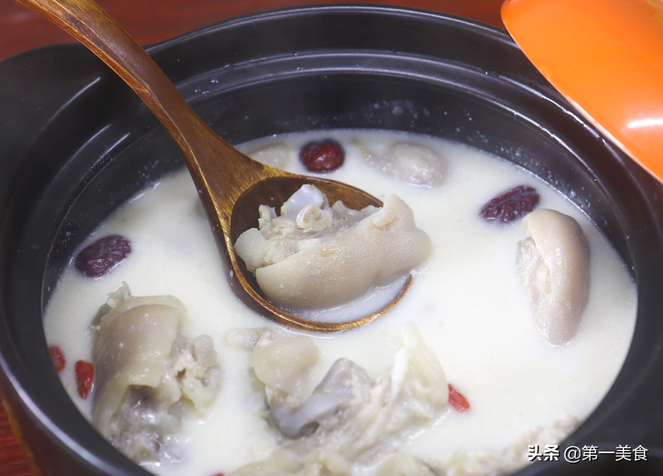 豬腳湯,豬腳湯搭配什么食材煲湯