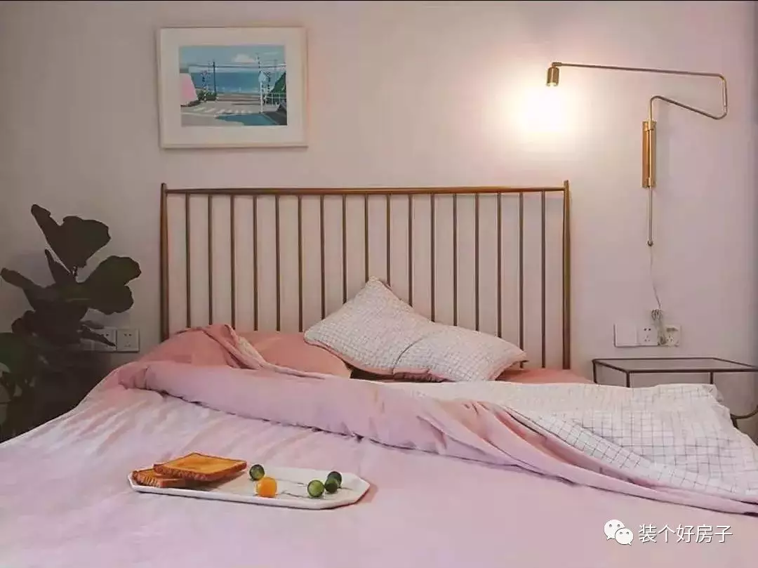 杭州小夫妻大胆改客厅成图书馆，89㎡的家比豪宅还体面