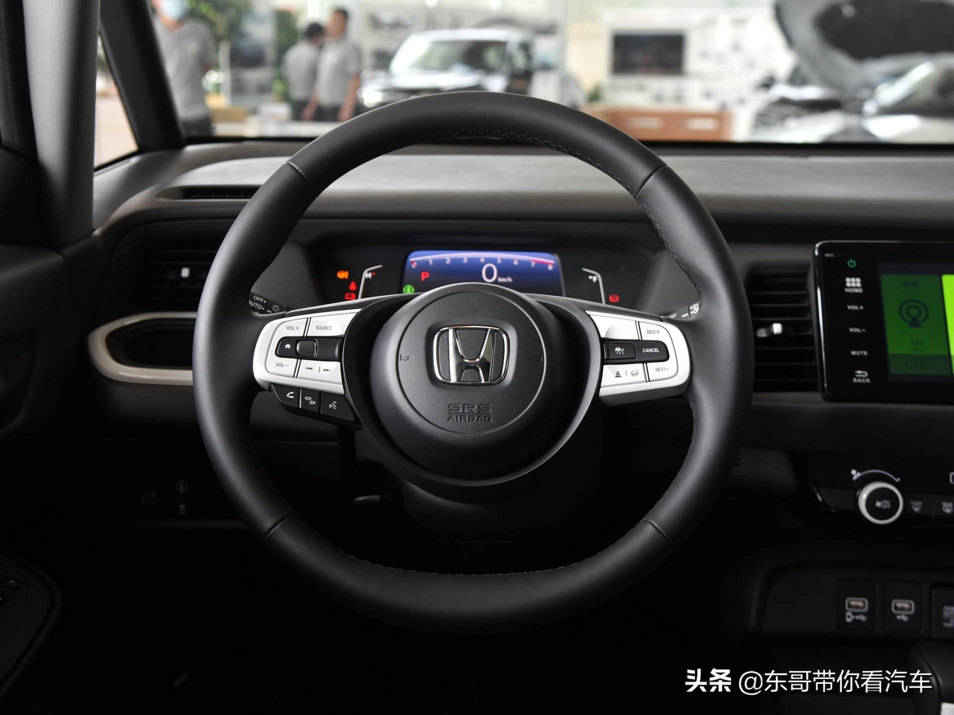 小尺寸大空间的日系车，自动挡还省油，实拍本田飞度