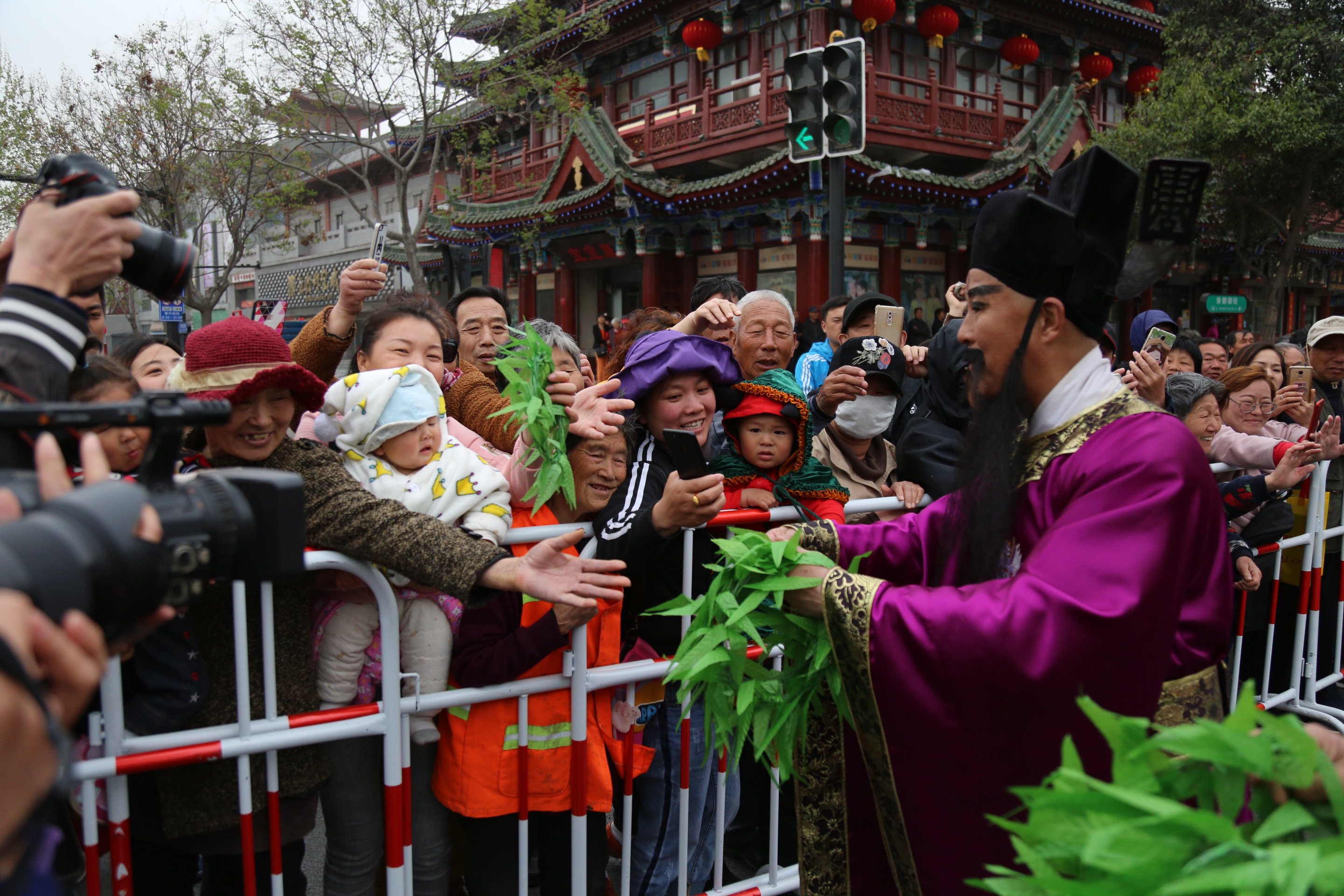 在古都开封游开封府