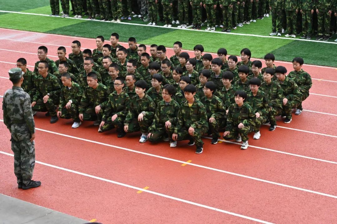身着迷彩，英姿飒爽！清徐县徐沟中学高一新生军训剪影