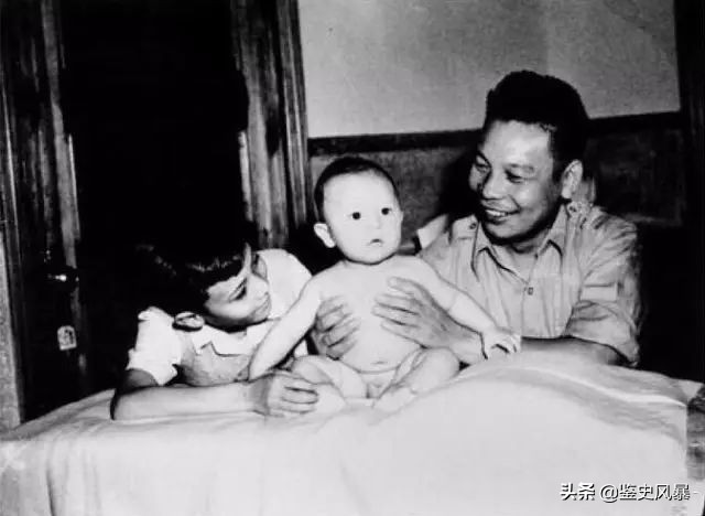 蒋孝文：蒋经国长子，曾重点培养，酗酒成性，35岁猝然昏迷成废人