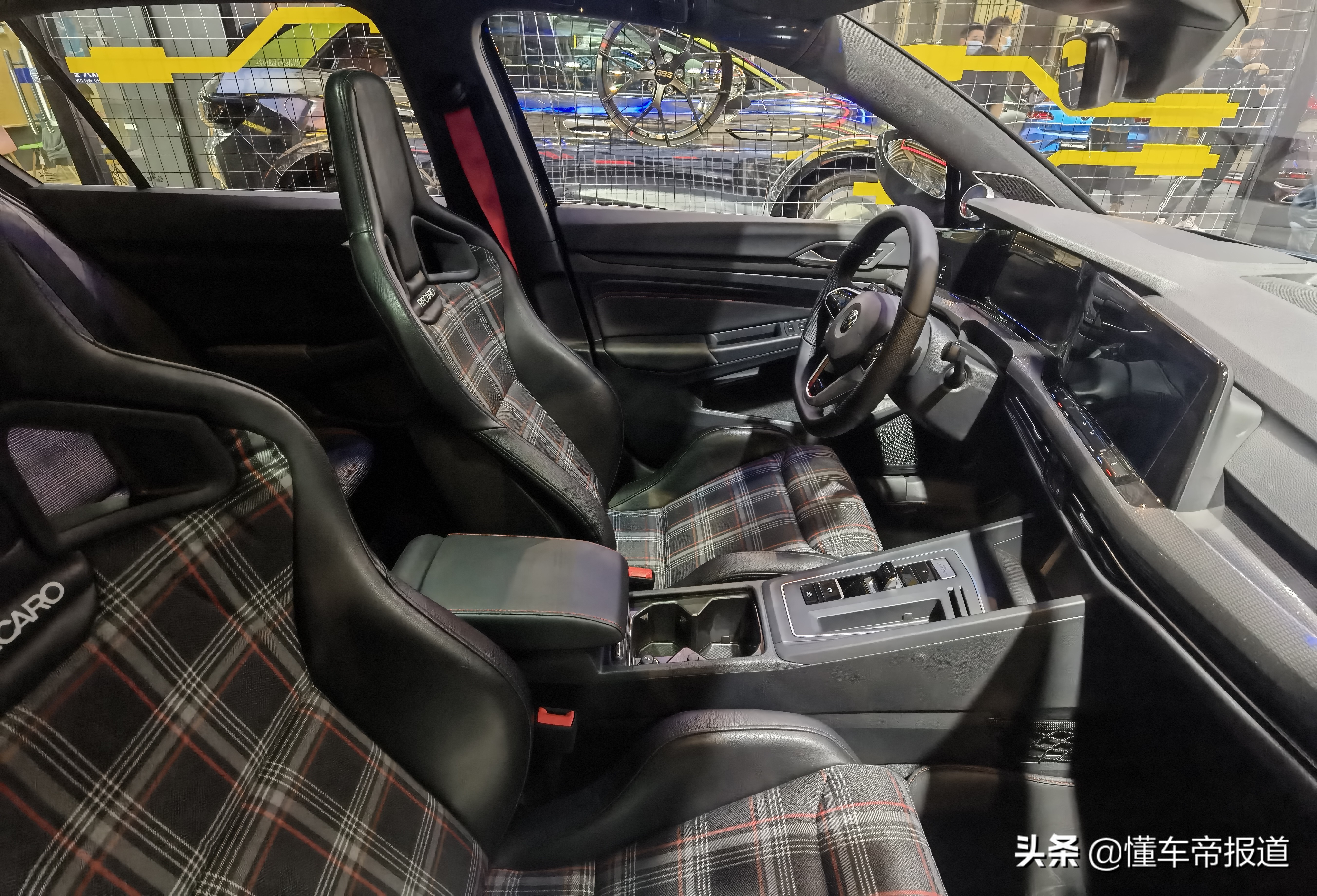 新车 | 普通版售价22.98万元，大众高尔夫GTI定制版发布，2.0T动力