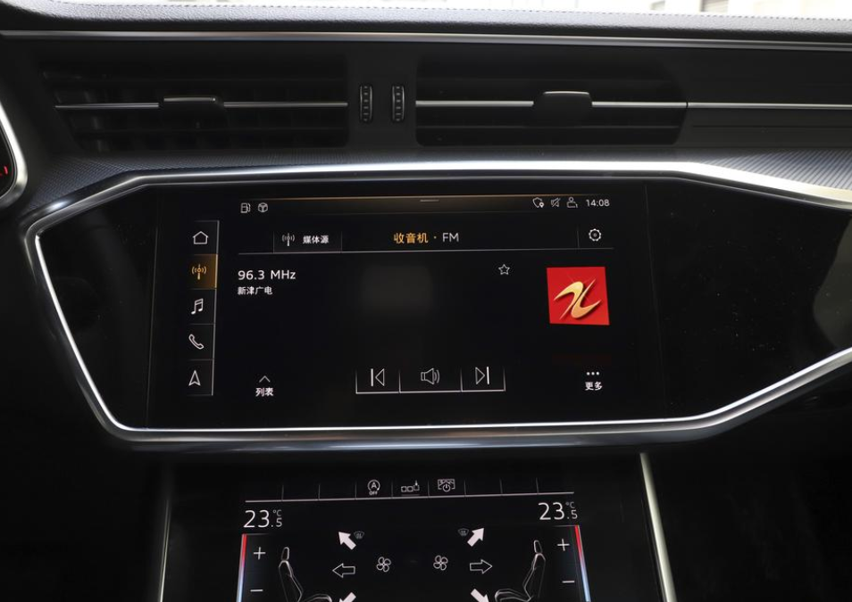 一改“官车”形象，A8内饰设计，全新奥迪A6L也玩运动风了