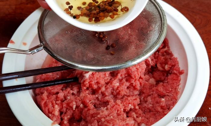 牛肉餡餃子的做法,