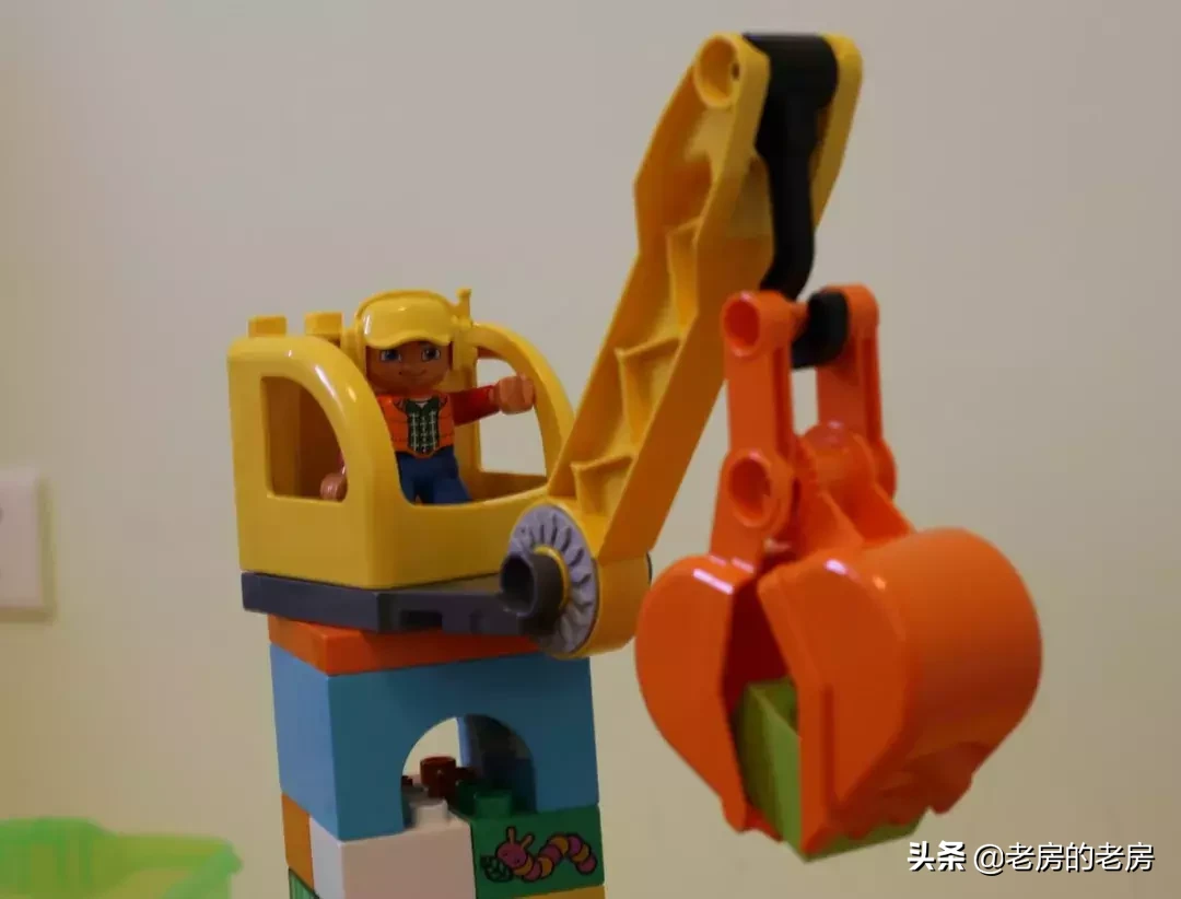 学挖掘机哪家强？乐高教育帮你忙