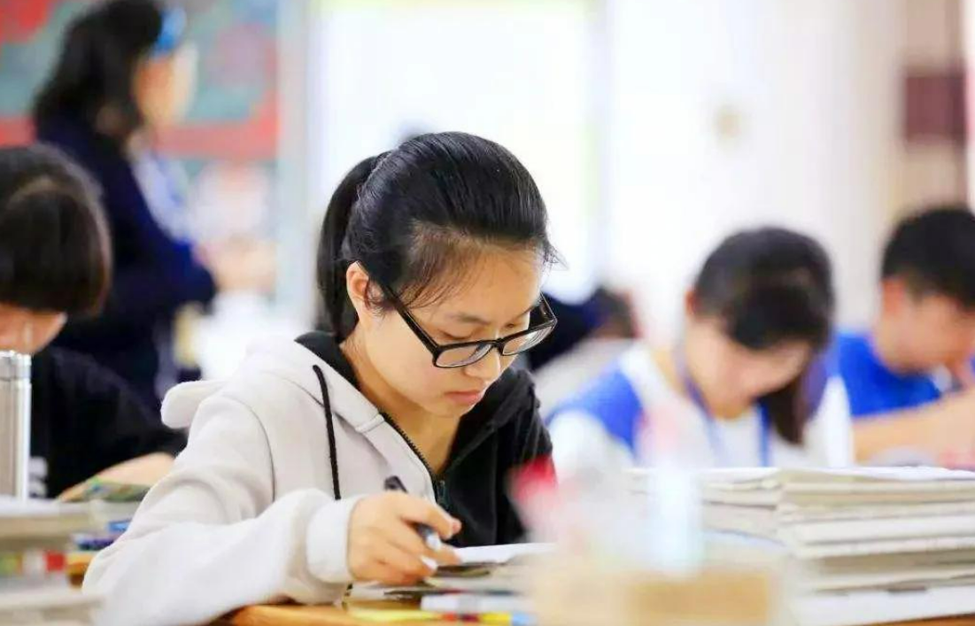 2022年高考迎来变化，未满足条件将无缘高考，成绩再好也无济于事