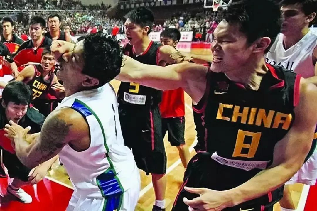 张镇麟为什么不去nba选秀(张镇麟去NBA？七原因证明没希望，朱八易九丁外援都是难过的山)