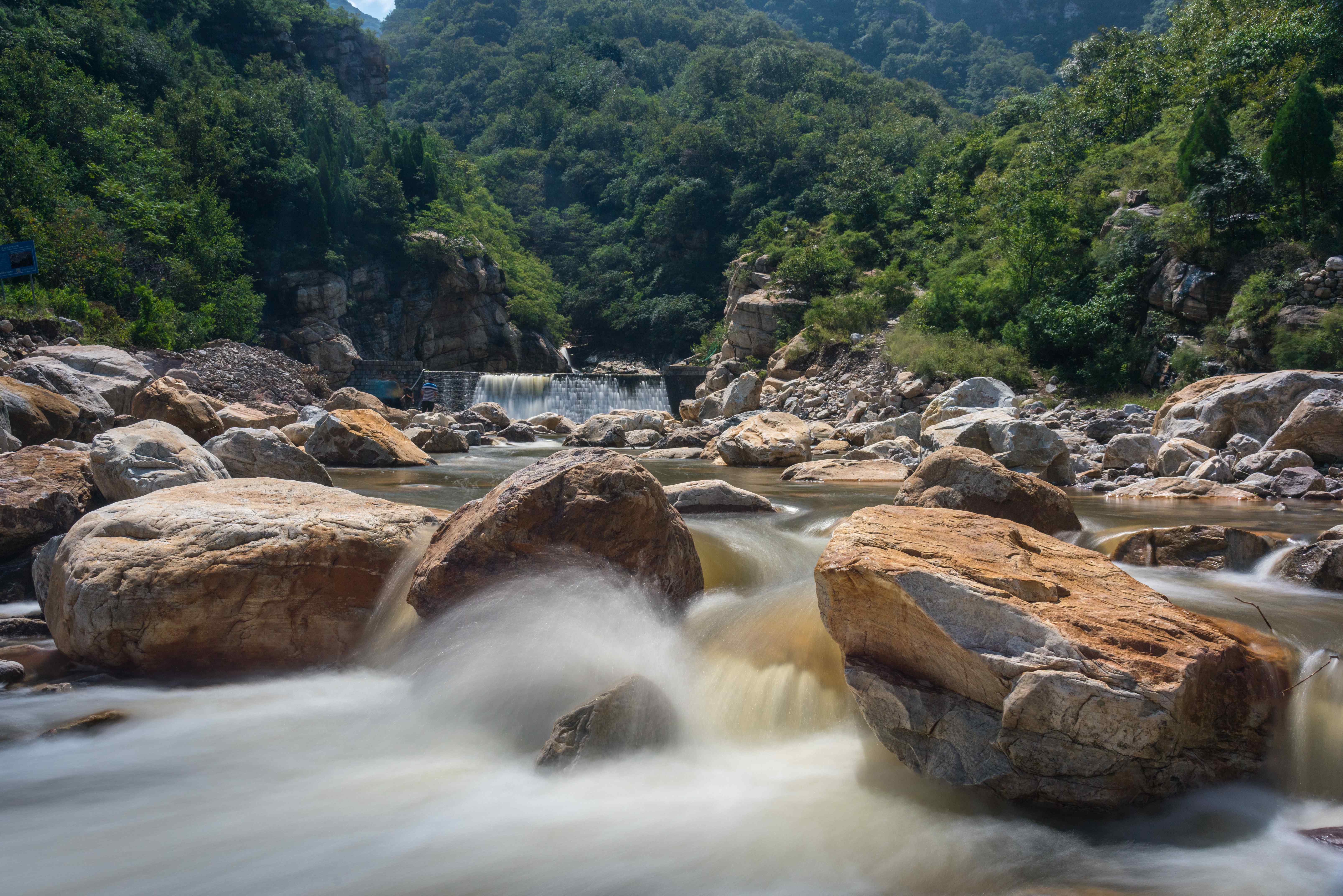 元好问在嵩山时的诗文交游