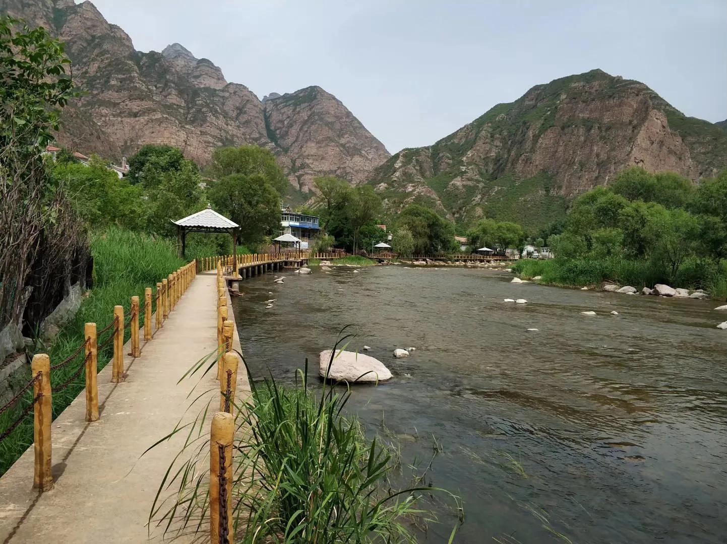 假期去北京十大古道，条条古道讲述着悠久的历史，看着秀丽的风光