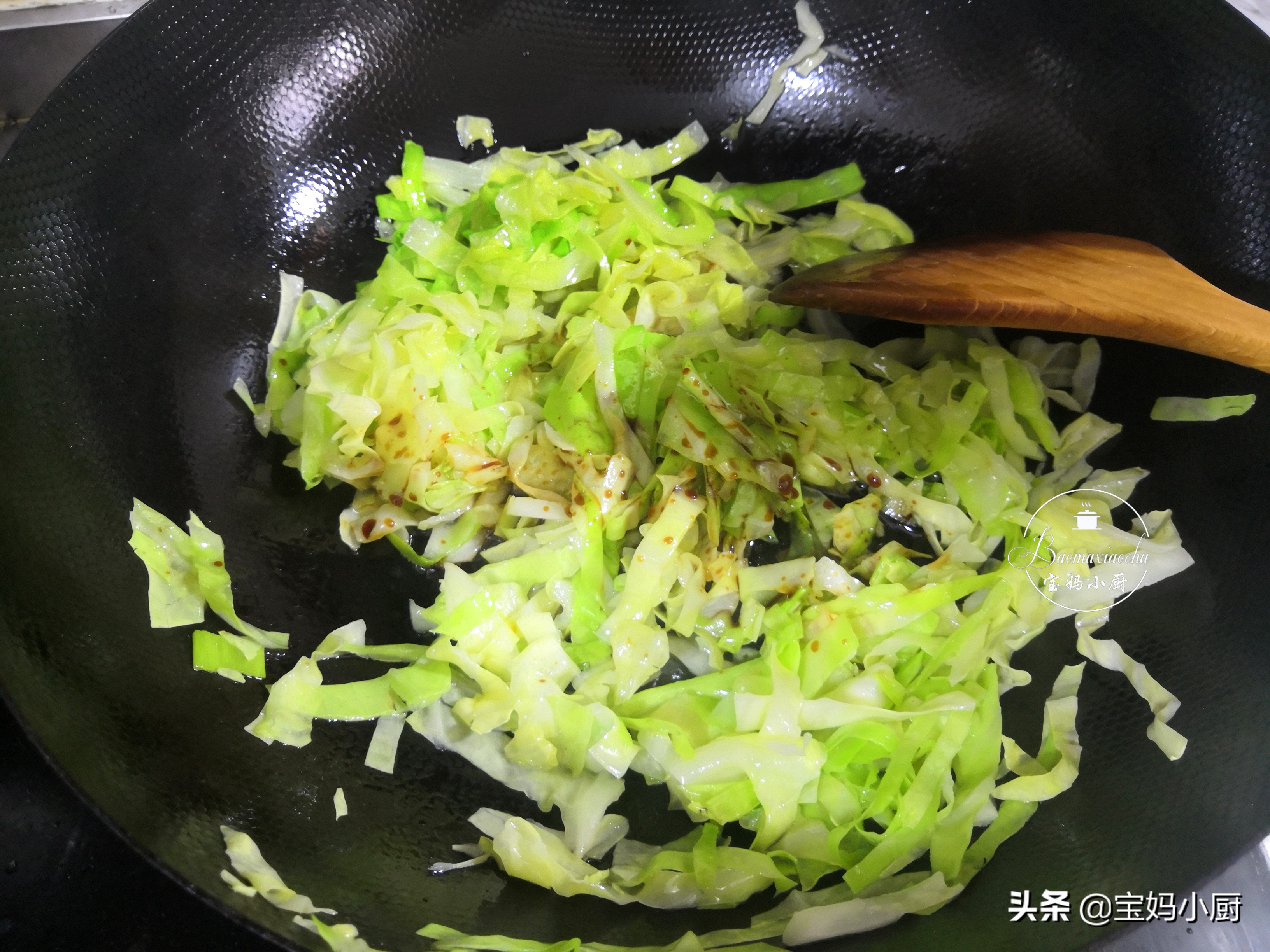 做玉米面疙瘩汤，拌面用凉水还是开水？照着做，滑溜还筋道