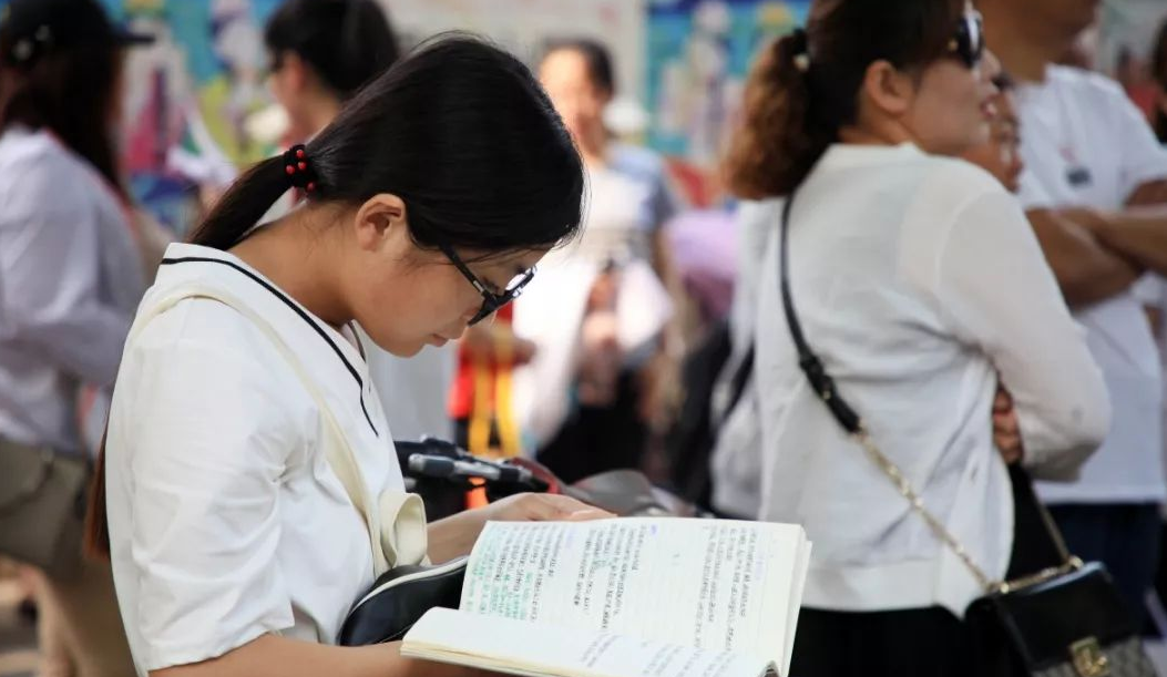 高考VS考研，难度系数大比拼，同样是考试答案却存在反差