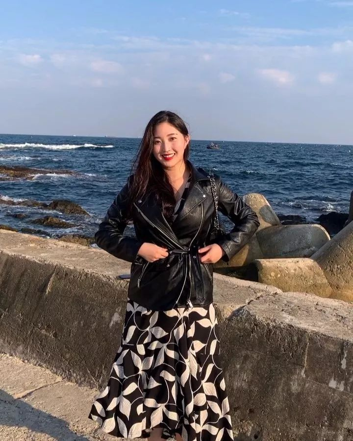 125斤微胖身材极品,韩国微胖美女带你"大码"身材不一样的美