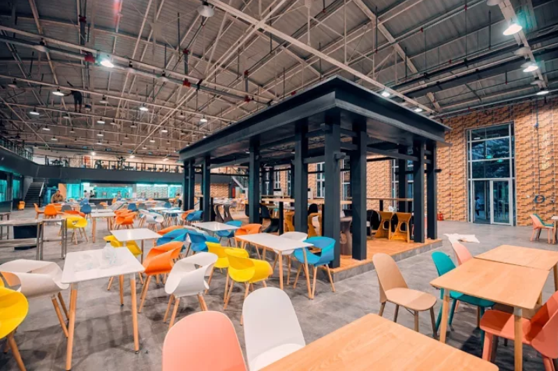 揭秘国内“饭最好吃”大学：坐拥11个食堂，装潢高级，鲍鱼、龙虾免费吃！