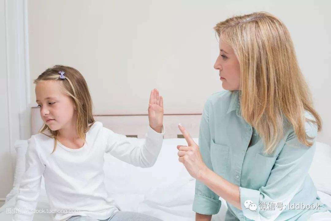 孩子脏话不断，原因在于父母，智慧父母用这4招来解决