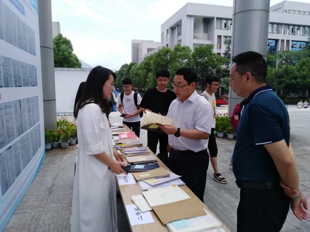 「笔记」学校首届“小笔记·大思政”优秀思政课笔记评展顺利开展