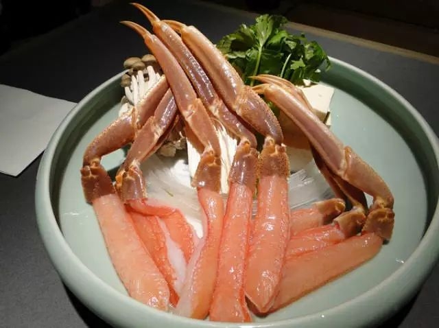 2万元?日本鸟取县顶级"五辉星"松叶蟹拍卖再创天价!