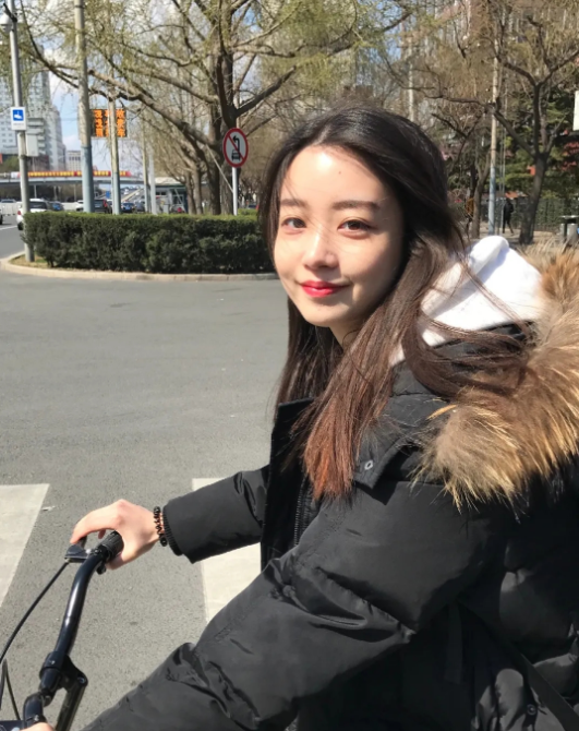 清华博士校花火了！颜值与才华齐飞，被网友称为“小石原里美”