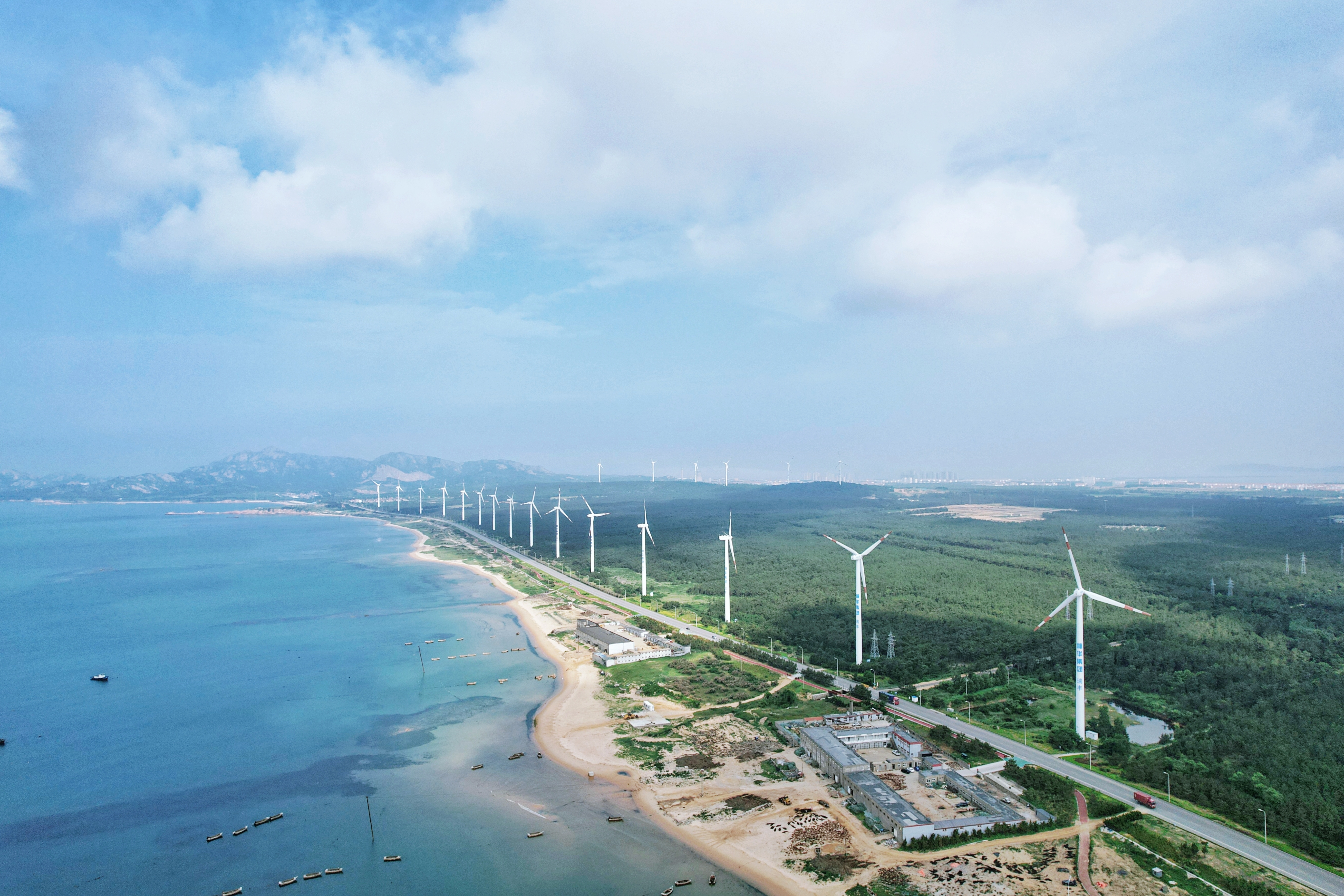 威海是国内最被低估的城市吗？千里山海美景，自驾美如画