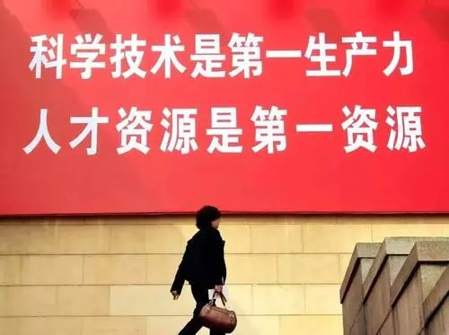 一个毕业三年的文科生心理独白：“学文一时爽，工作实难找！”