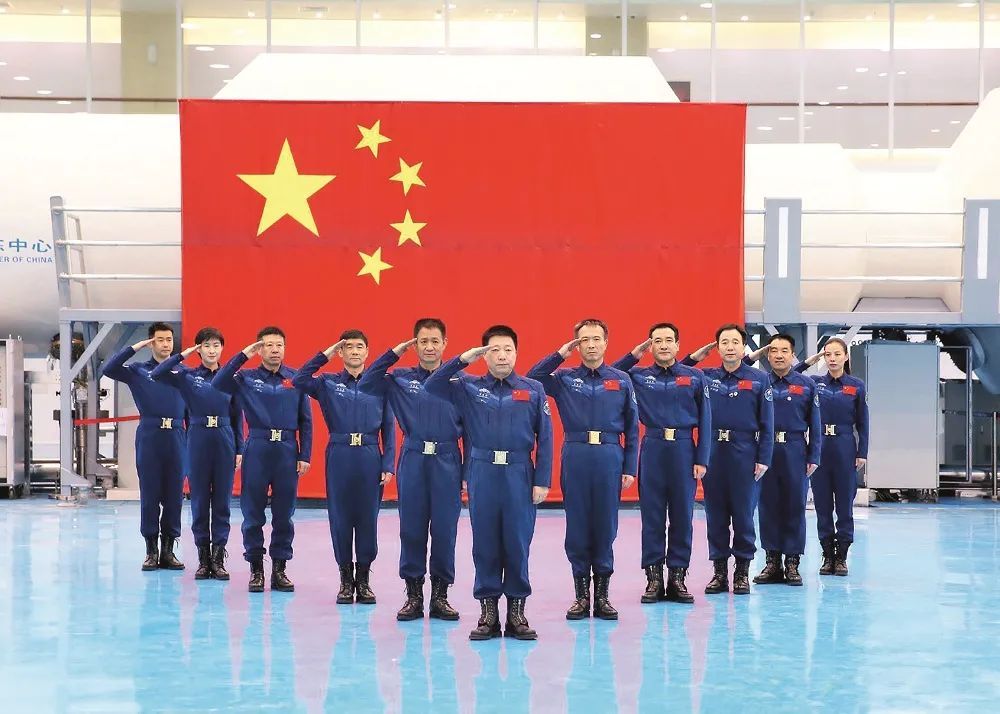 神十二落地！独家对话杨利伟：羡慕他们仨，做梦都想重返太空