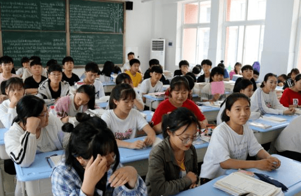 中考分流一半学生只能读职高？还有方法能补救，家长不必过分忧虑