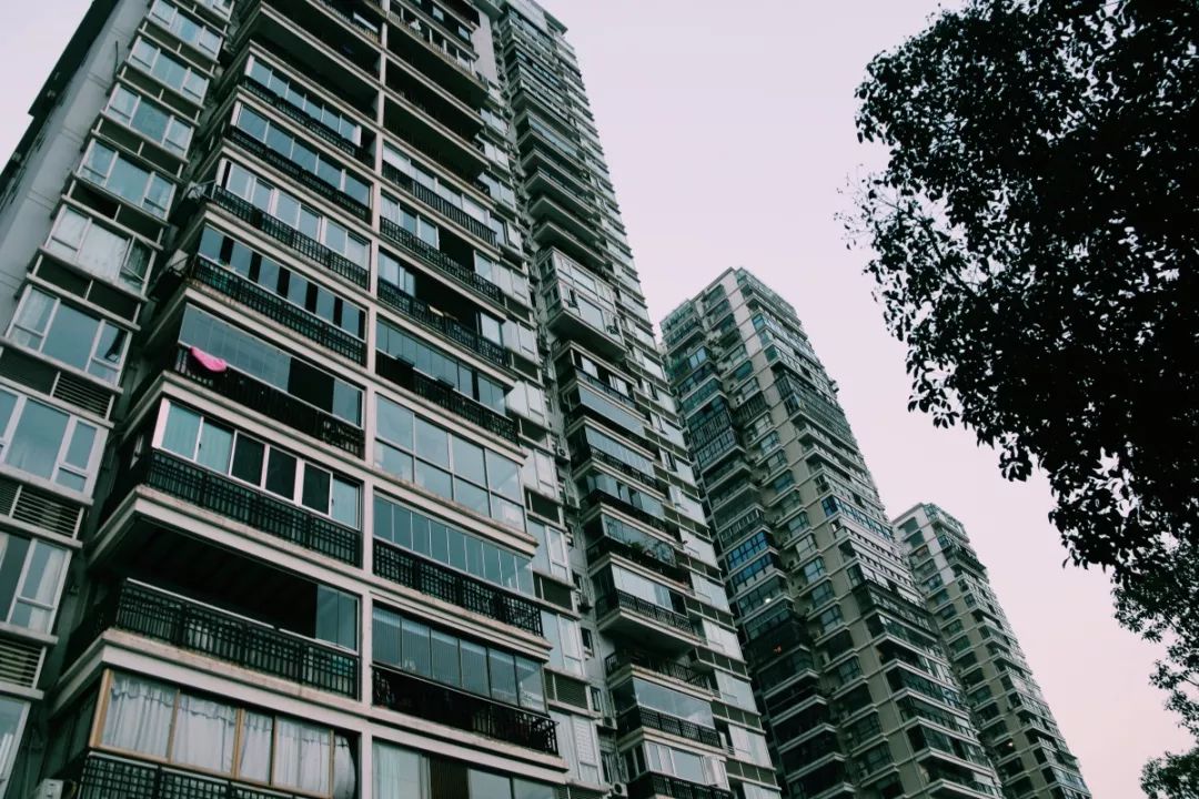 老破小一平10万+！我们走遍厦门18所名校，为你曝光最贵学区房！