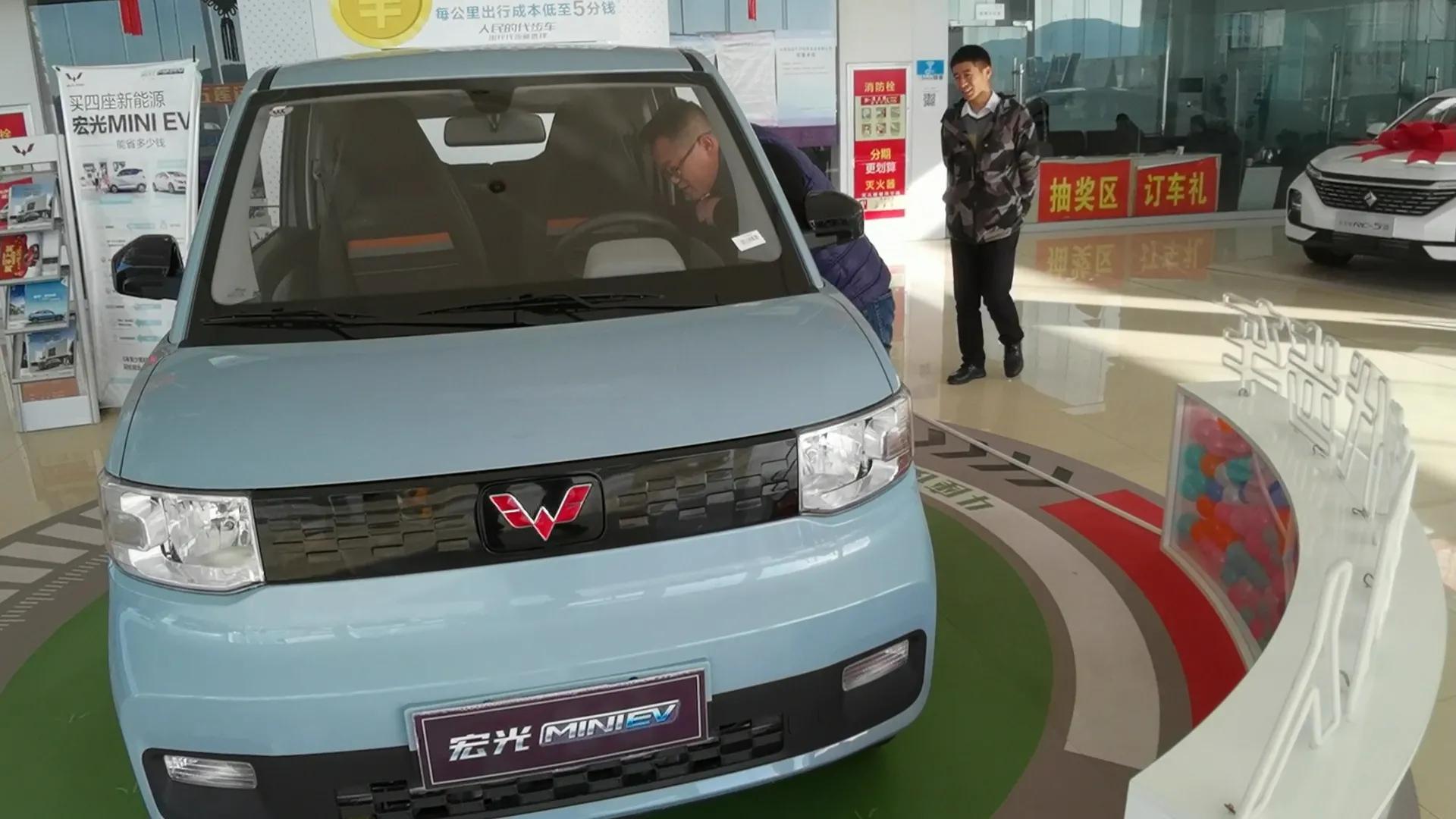朋友订购五菱宏光MINI，微型电动车价格引关注