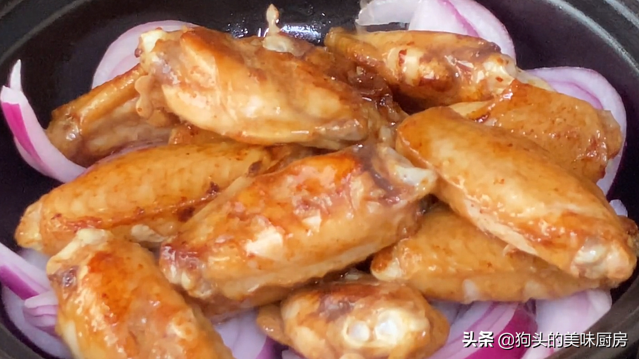 鸡翅这样吃着才爽，一次做一锅不够吃，学会做给家人吃，太解馋了