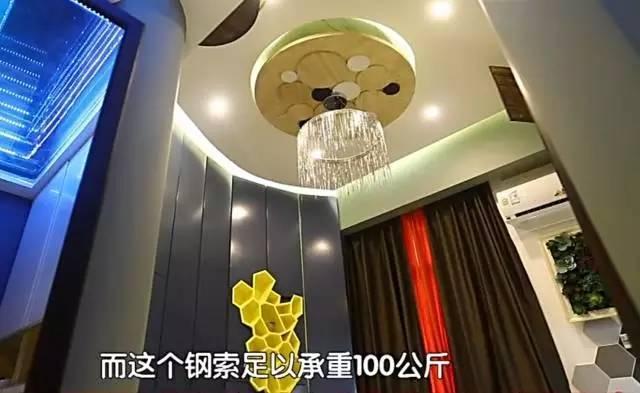 北京一家5口挤17㎡棺材房，70岁姥爷竟睡吊铺，全家只有一张床！