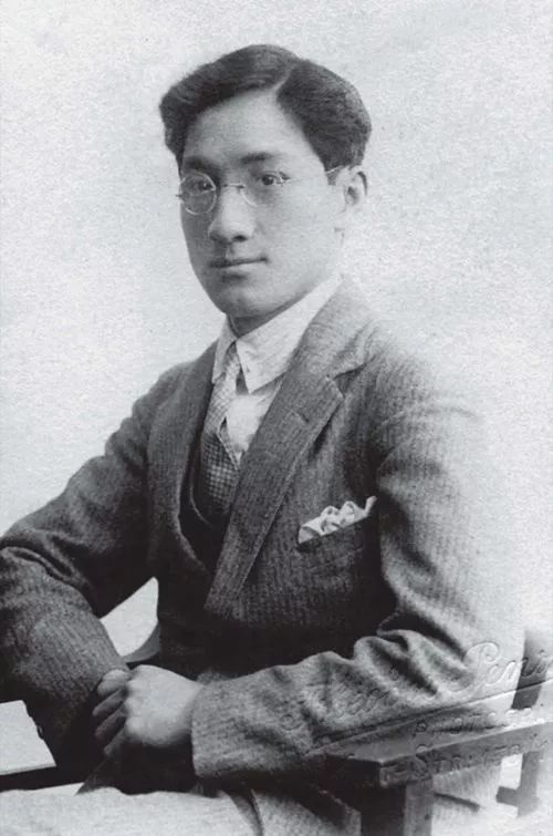 张幼仪次子彼得：险因母亲自杀打胎夭折，3岁时父亲抱其骨灰大哭