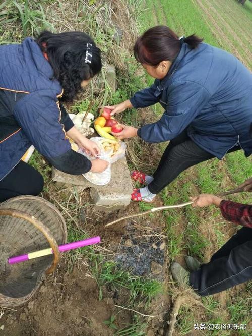 上坟不过三代，祭拜不过未时！农村以前的习俗，虽过时但值得传承