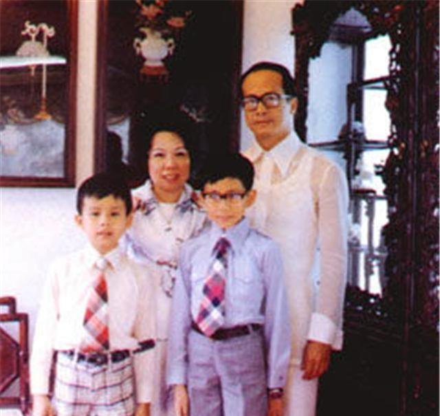 李嘉诚一生的4个贵人：一人将女儿嫁给他，一人帮他赚了1600亿