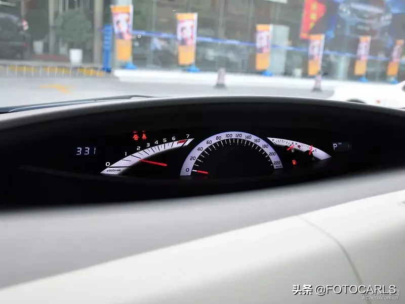 丰田大霸王2.4L 7座实拍，深入民心的商旅MPV，国产必然大卖？