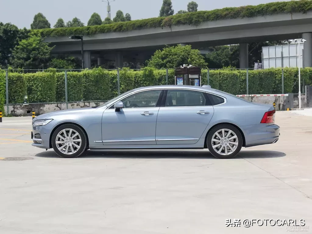 下面10位中型豪华轿车,你会怎么选?