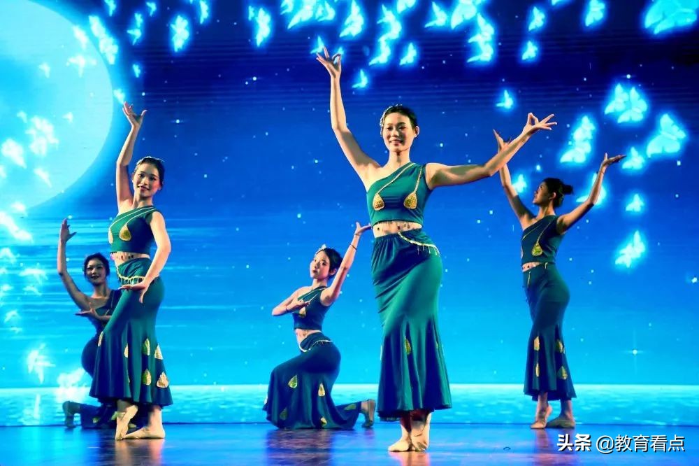 青春献礼新时代，为广东省华立技师学院艺术节点赞