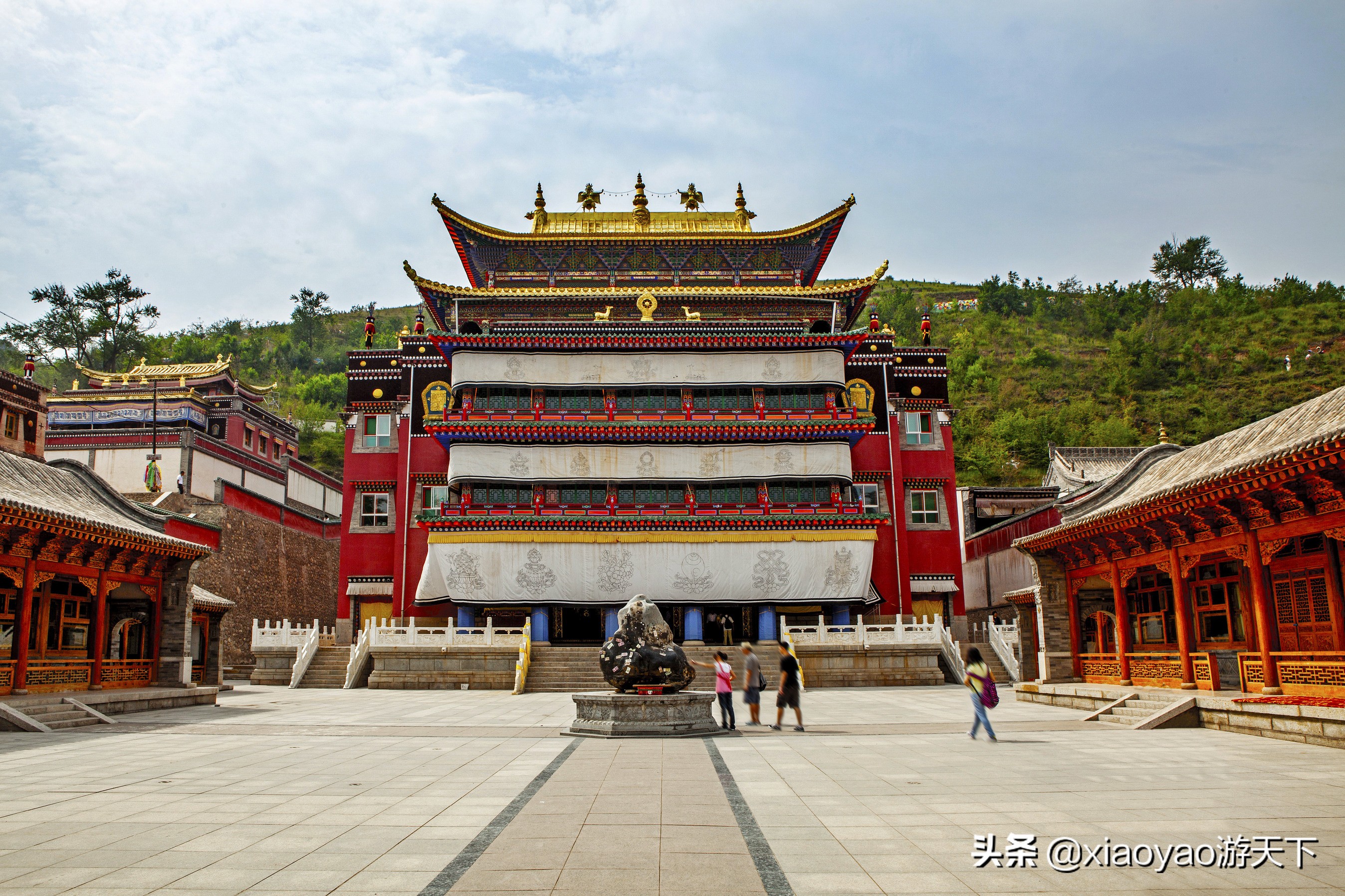 1379年),塔爾寺得名於大金瓦寺內為紀念黃教創始人宗喀巴而建的大銀塔