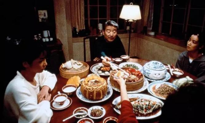 李安导演的电影《饮食男女》，分析饮食和男女对美满人生的重要性