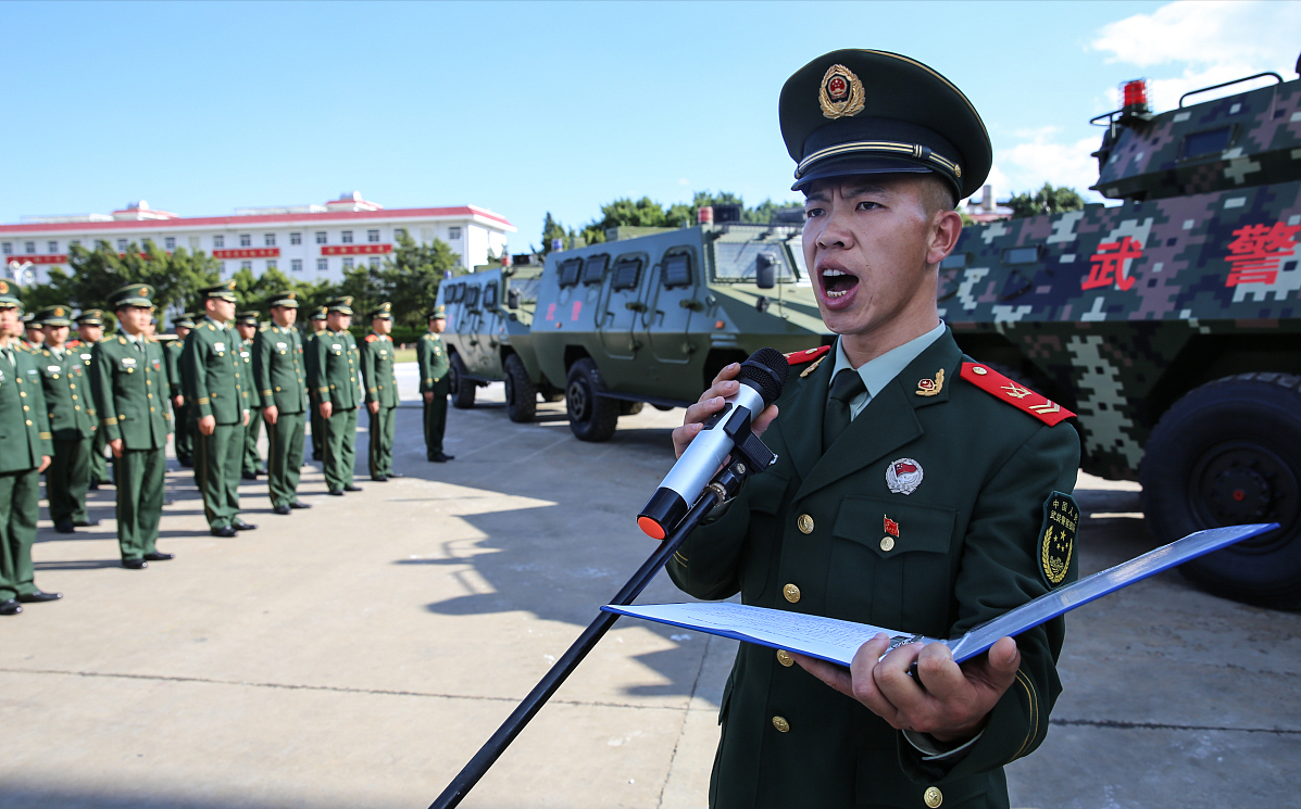 当兵想在部队服役满12年，符合转业安置，其实有“窍门”，望知晓