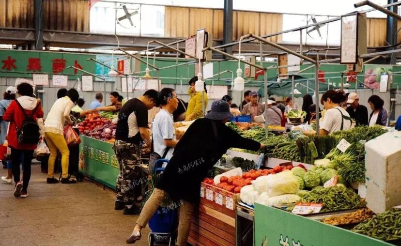 60岁大娘卖蔬菜，利用“一杆秤”，月赚4万，赚钱方法告诉你