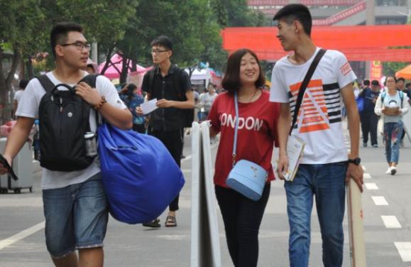 三峡科技学院（慎选）