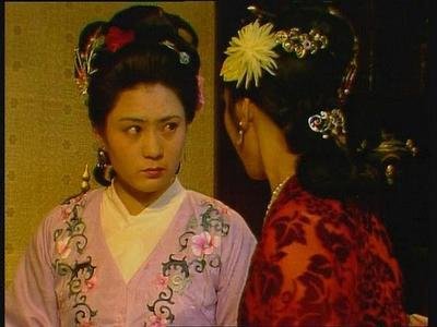 宝玉被烫伤，王夫人为何当众责骂赵姨娘？王熙凤：这个女人太贪婪