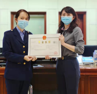 武汉经开区市场监管局：“贴心服务”暖人心 为企解忧显担当